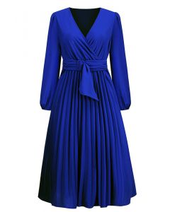فستان بتصميم ملفوف من الأمام مع حزام بمشبك باللون النيلي