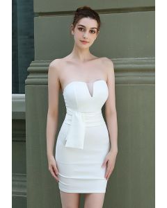 فستان كوكتيل بوستير بخصر بدون حمالات باللون الأبيض
