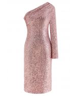 فستان كوكتيل بكتف مائل مزين بالترتر باللون الوردي