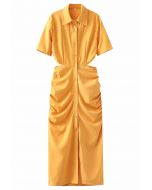 فستان قميص مكشكش بفتحة الخصر من الجانب باللون الأصفر