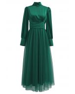 فستان شاين برايت طويل من التول بياقة عالية باللون الزمردي