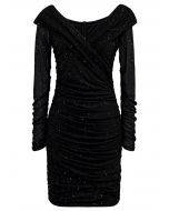بريق الخامس الرقبة Ruched شبكة Bodycon فستان قصير باللون الأسود