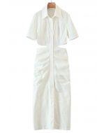 فستان قميص مكشكش بفتحة الخصر من الجانب باللون الأبيض